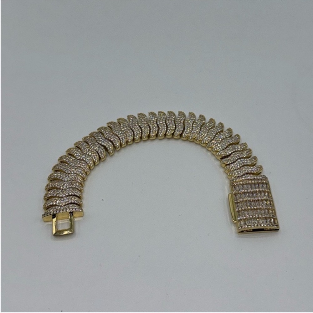 18k 8ct Bracelet - Picture 9 of 9